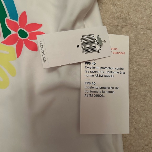 Old Navy Love The Sun UV PFS Shirt Rashguard white pink blue green size M - Picture 4 of 4